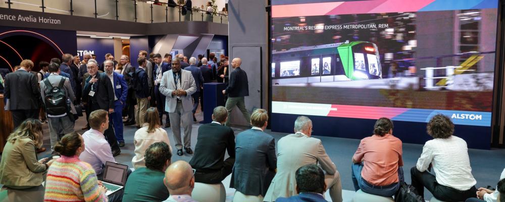 Föredrag på Innotrans om cybersäkerhet på järnvägen. 
Foto: Messe Berlin.