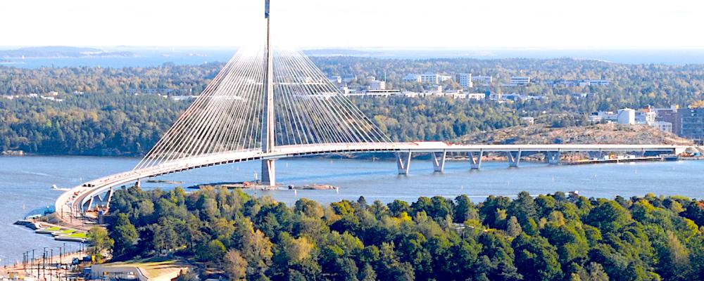 Flygbild av Kronbroarna på Kronbergsfjärden. Från nedifrån och upp: Havshagen, Havshagsbron, Knekten, Finkebron, Högholmen, Kronbergsbron och Kronbergsstranden. Foto: Wikipedia Commons Lic. Kredit: Aarni Salomaa - Eget arbete