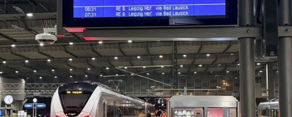 Alstoms Coradia Continental-batterietåg på stationen Leipzig. Foto: Ester / VMS.