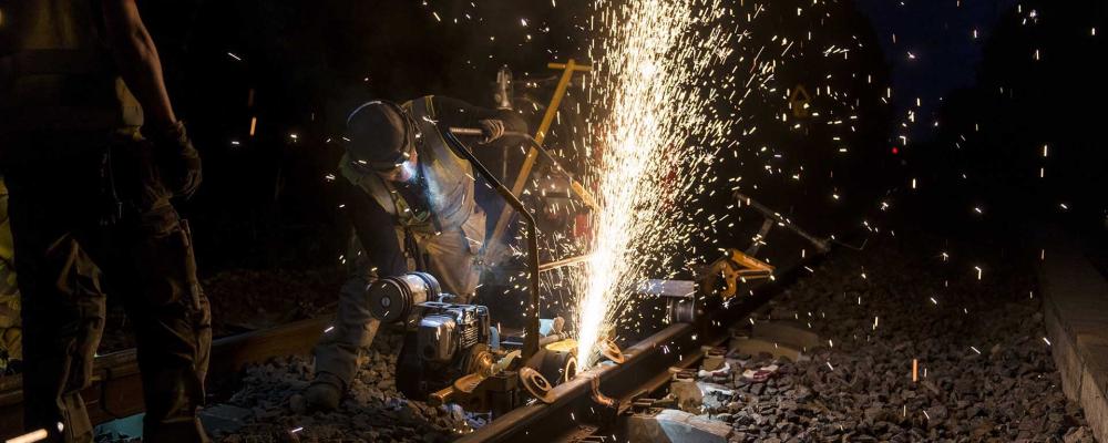 Det nya vändspåret ska elektrifieras och signalregleras. Det ansluts via en ny växel på uppspårssidan och vidare genom en skyddsväxel. Foto: Infrakraft