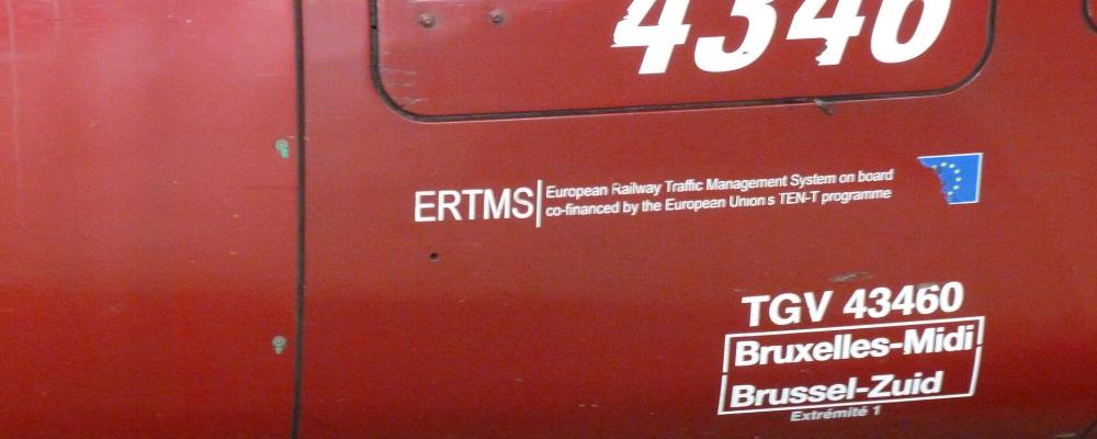 ERTMS-märkning på ett Thalys-tåg. Foto: Alex59330/Wikimedia Commons/https://commons.wikimedia.org/wiki/File:Inscription_ERTMS_sur_un_Thalys.jpg