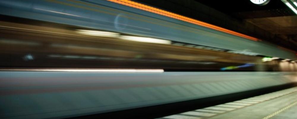 På Öresundsbron har fiberinstallationer redan genomförts medan de första byggnationerna i Norge och Sverige startar under andra kvartalet 2026. Foto: Trafikverket