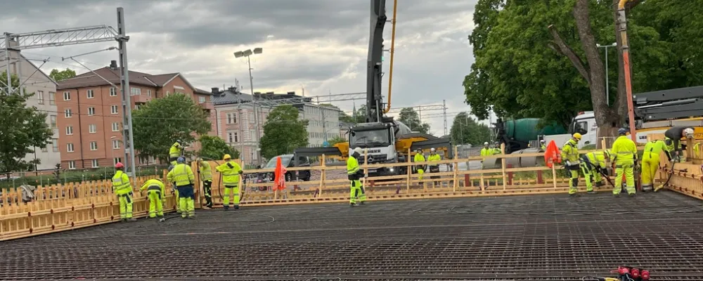 Gjutningen av den nya bron vid S:t Olofsgatan var den första större gjutningen i projektet. Foto: Trafikverket