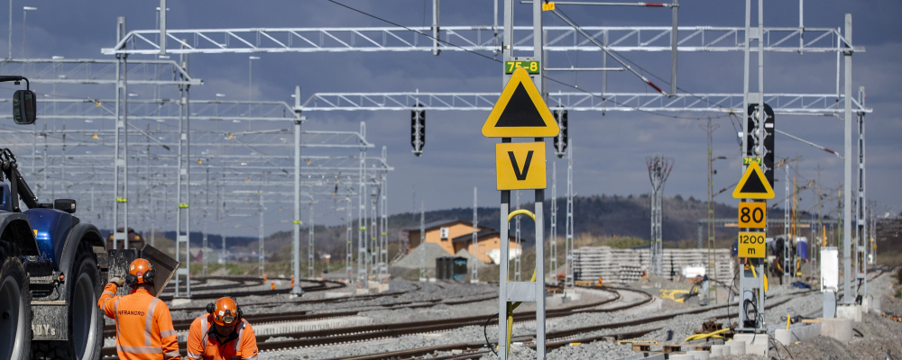 I april tilldelades Infranord uppdraget av Trafikverket att utföra basunderhåll på Västra Stambanan, Hallsberg–Laxå samt Hallsberg rangerbangård. Foto: Infranord