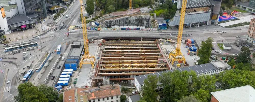 Knutpunkten Korsvägen, där det öppna schaktet för stationen är beläget. Foto: Kasper Dudzik