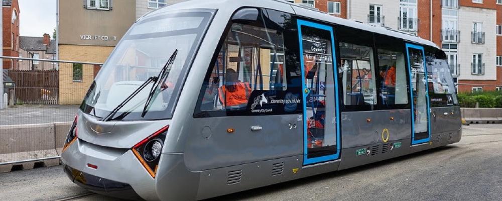 Coventry Very Light Rail (CVLR-system) är tänkt att fungera som ett tillägg till den befintliga kollektivtrafiken och bidra till att minska både trängsel och koldioxidutsläpp. Foto: Coventry University