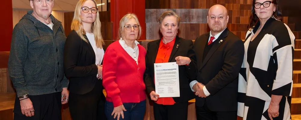 Från vänster i bild: Nicklas Johansson, Sjukvårdspartiet, Jenny Jänkänpää, Miljöpartiet, Jeanette Wäppling, Vänsterpartiet, Birgitta Larsson, Socialdemokraterna, Eric Palmqvist, Sverigedemokraterna, Birgit Meier Thunborg, Moderaterna Foto: Gällivare kommun