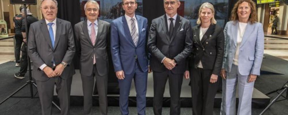 Pressträff och kontraktsignering av Sveriges nya nattåg med Jose Antonio Jainaga Gomez, president Talgo, Luis Manuel Cuesta Civís , Spaniens ambassadör i Sverige, Andreas Carlson, bostads- infrastrukturminister, Roberto Maiorana, generaldirektör Trafikverket, Cathrine Sandegren kommunikationsdirektör Trafikverket, Biljana Pehrsson, vd Jernhusen. Foto: Andreas Gärdnert.