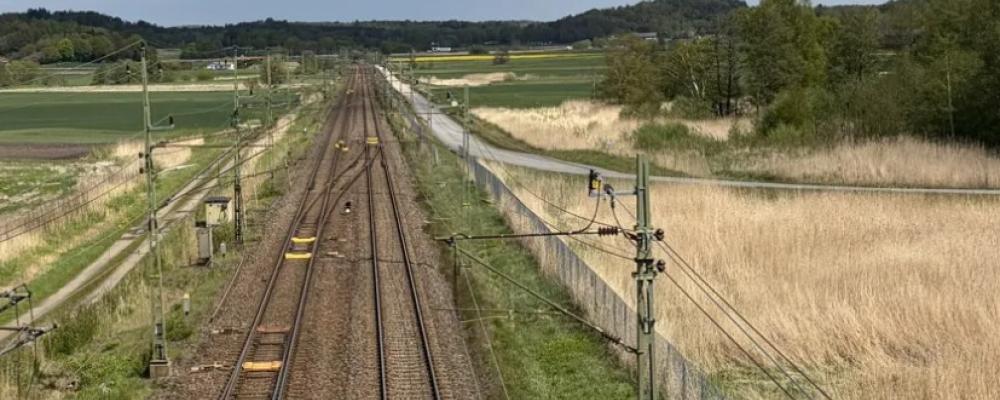 Projektet ska minska problemen för godståg när persontågstrafiken ökar och möjliggöra regionaltåg varje halvtimma från Göteborg via Västlänken till Varberg. Foto: Trafikverket