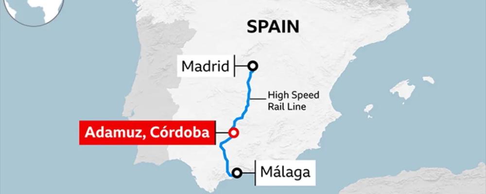 Andalusiska räddningstjänster uppger att minst 25 personer har förts till sjukhus med allvarliga skador, medan ytterligare passagerare fått lindrigare skador. Räddningsinsatsen pågick långt in på natten och omfattade ett stort antal ambulanser, brandfordon och sjukvårdspersonal. Bild: Network Rail