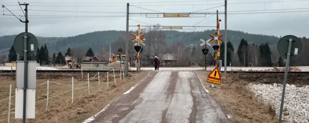 I Gagnef finns plankorsningar där många olagliga passager har skett trots att bommarna varit fällda. Foto: Stefan Bratt