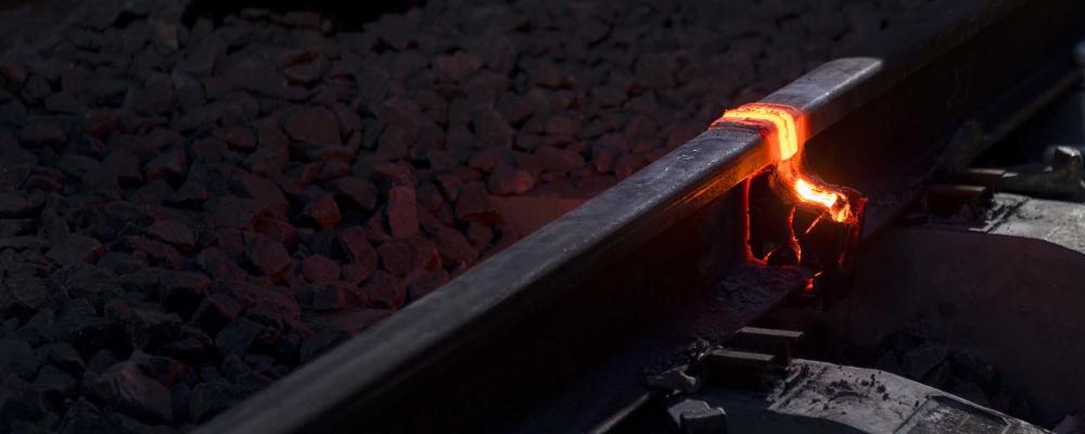 Infrakraft får Trafikverkets uppdrag att byta spår, kontaktledningar och ballast mellan Sala och Avesta Krylbo. Foto: Infrakraft