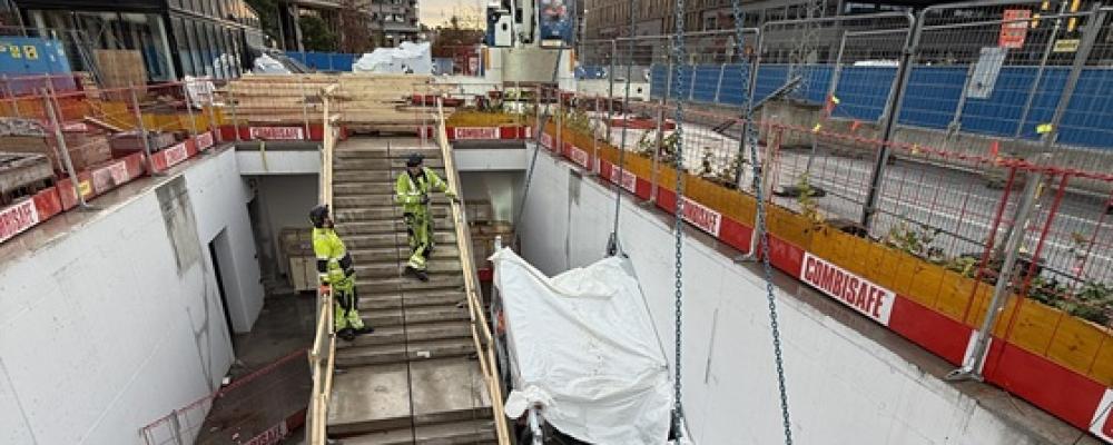 Montage av rulltrappan. Foto: Region Stockholm