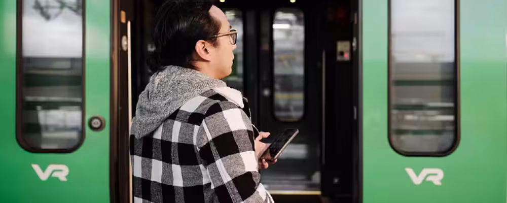 En förklaring är att tågtrafiken mellan Stockholm och Göteborg påverkas mindre av banarbeten i år jämfört med sommaren 2025. Pressbild: VR