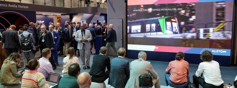 Föredrag på Innotrans om cybersäkerhet på järnvägen. 
Foto: Messe Berlin.