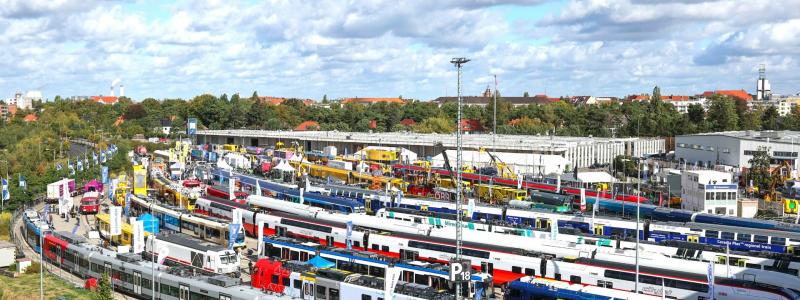I slutet av september 2024 samlades tusental besökare från hela världen vid drygt 110 spårbundna fordon på Berlinmässans utomhusareal i samband med årets internationella järnvågs- och transportmässa InnoTrans. 
Foto: Messe Berlin.