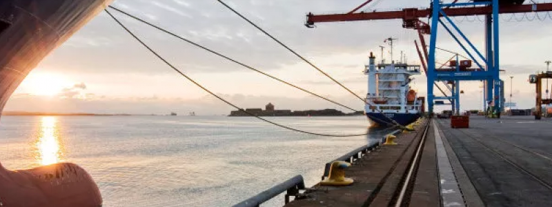 Nu finns information för att kunna planera transporter via sjöfart och järnväg. Foto: Trafikverket