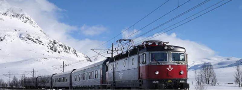 Oväder och obehöriga i spår är två återkommande utmaningar för järnvägens punktlighet. Foto: Trafikverket