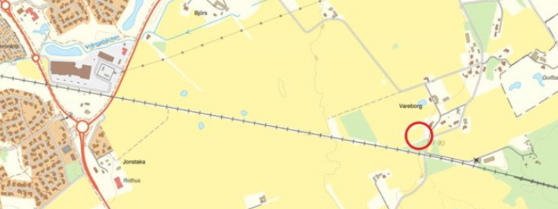 Sprängningarna kommer att ske inom rödmarkerat område. Karta: Trafikverket