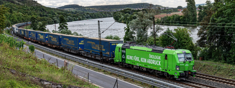 TX Logistik transporterar bland annat livsmedel åt Coop 20 gånger i veckan mellan Bro och Malmö. Foto: Johannes Thotwarth