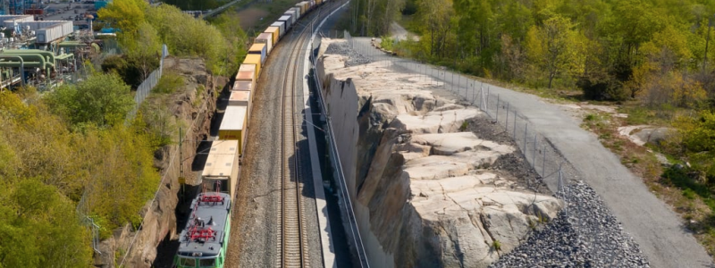 Hamnbanan som leder in i Göteborgs hamn är en av Sveriges viktigaste järnvägslänkar och byggs ut etappvis till dubbelspår. Bild: Göteborgs Hamn