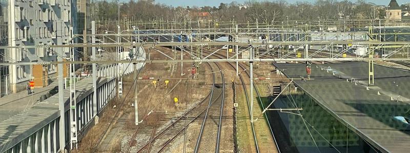 Älvsjö pendeltågsstation är en av stationerna som påverkas av sommarens banarbeten i SL-trafiken. Foto: Stina Wickkenberg