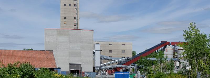 Dannemora gruvor i Dannemora i Uppland har dokumenterad brytning från 1400-tal, kanske så långt tillbaka som 1200-talet. Foto: ArildV/Wikimedia Commons