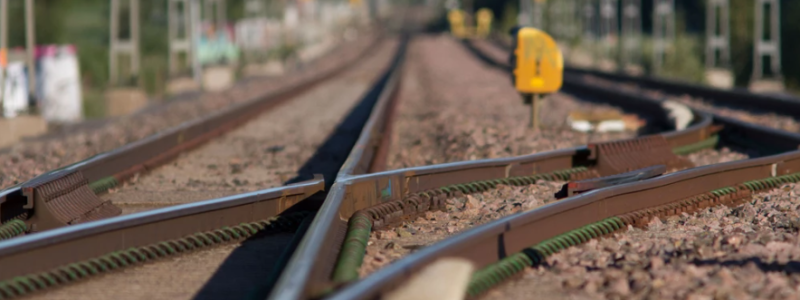 Rapporten som redovisar regeringsuppdraget inkluderar en översikt av nuvarande situation, mål och fortsatt arbete. Foto: Trafikverket