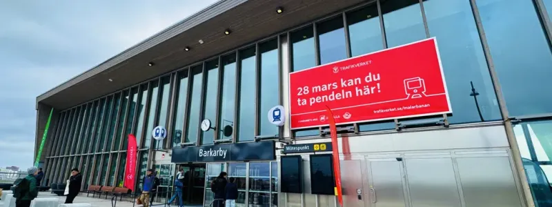 Nyligen öppnade det nya stationshuset som ligger på den norra sidan av stationen vid Veddestabron i Barkarby. Foto: Trafikverket, Ann Sandén