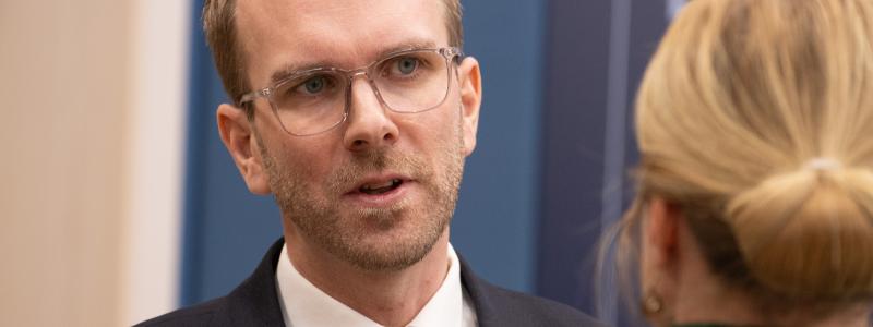 "Ett robust och driftsäkert infrastrukturnät är avgörande för både person- och godstransporter", säger infrastruktur- och bostadsminister Andreas Carlson. Foto: ClaraTullgren