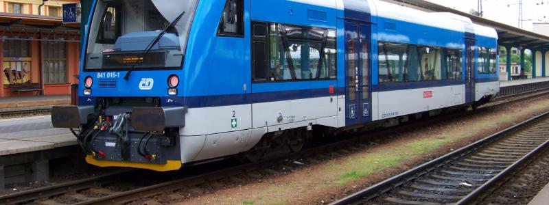 Ett äldre Regio Spider av klass 841-tåg från Stadler i Česká Třebová, Usti nad Orlicí-distriktet. Foto: Wikimedia Commons. Kredit:ŠJů