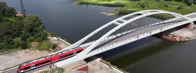 Ny bro öppnad över gränsfloden Oder mellan Tyskland och Polen. Foto: Deutsche Bahn