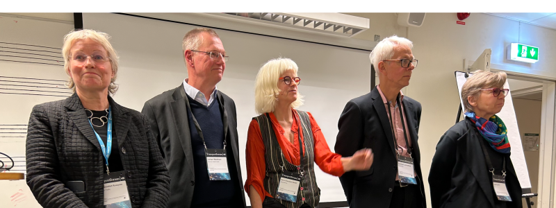 Workshoppen modererades av Karin Svensson Smith och inkluderade inlägg från bland andra Johan Wadman, VD för Svensk Kollektivtrafik och Lena Smidfelt Rosqvist, VD från från Trivector Traffic, samt flera av antologins skribenter. Foto: Resenärerna