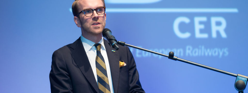 Sveriges bostads- och infrastrukturminister Andreas Carlson på European Railway Award 2023. Foto: Tågföretagen