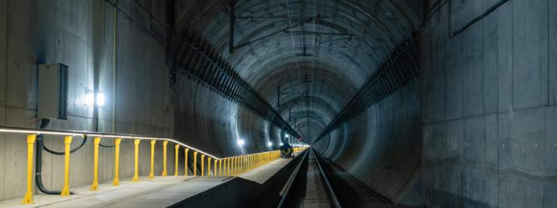 Den 20,6 kilometer långa Blix-tunneln, som är Nordens längsta, har halverat restiden mellan Oslo och Ski. Foto: Bane Nor