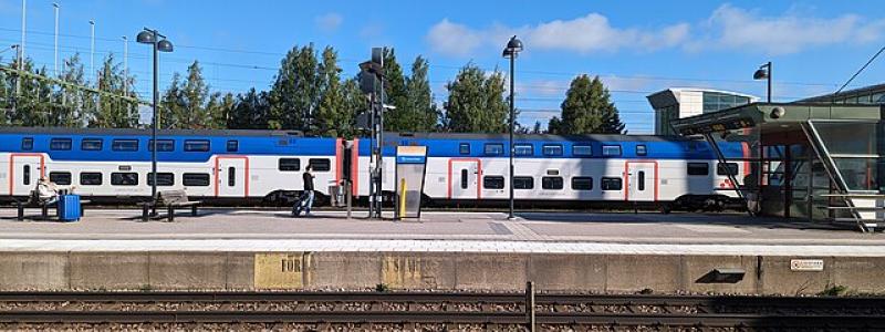 Mälartåg vid Hallsberg station den 29 juli 2023. Foto: Wikimedia Commons