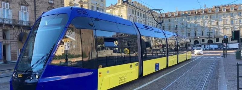 Fordonen har en maxhastighet på 60 km/h, är 28 meter långa, har 36 sittplatser och en maximal kapacitet på 218 passagerare. Foto: Hitachi Rail