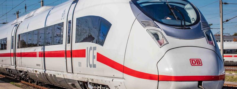 ICE3Neo. Därutöver utvecklar DB en ny höghastighetstågmodell som kan uppnå hastigheter upp till 300 km/h och erbjuda nivålik instigning direkt från perrongen. Foto: Deutsche Bahn