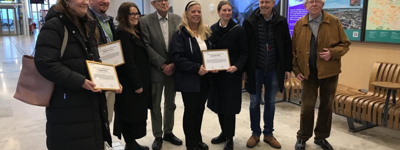 Personer från vänster sida - Charlotte Bäckstrand, Trafikverket. Jamie Körkkö, Region Sörmland. Elina Gustafsson, Strängnäs bostads AB. Helene Engholm, Fastighetschef. Olle Ek, Resenärerna. Mikaela Martinsson, Strängnäs kommun. Anders Ekman, stadsmiljö- och fritidschef Strängnäs kommun. Anders Björkström, Resenärerna. Foto: Resenärerna