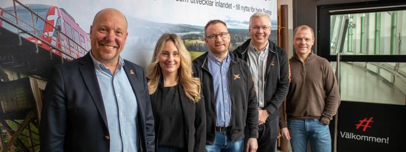 Inlandsbanans nya styrelse. Fr. vänster: Krister Nyström, Greger Lindqvist, Åsa Hååkman Eriksson, Maria Nerpin, Johan Duvdahl och Stefan Ovrell. Saknas på bilden: Therese Kärngard, P-O Wedin och Mikael Thalin﻿.