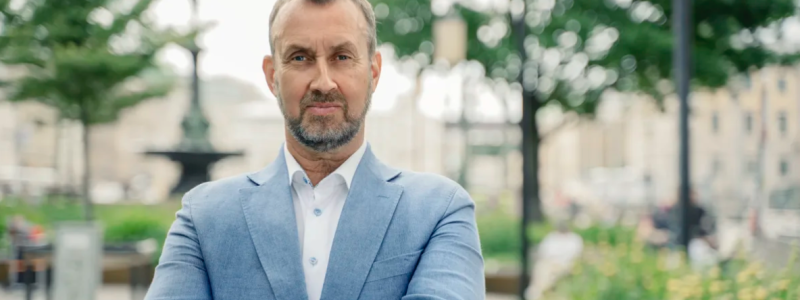 Tåget mellan Göteborg och Borås, med ett stopp vid Landvetter flygplats är centralt för västsvenska näringslivet  fortsatta utveckling, menar Johan Trouvé vd för Västsvenska Handelskammaren. Foto: Västsvenska Handelskammaren