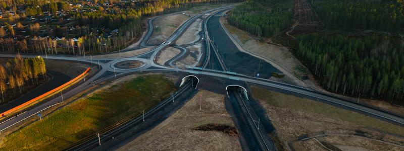 Den nya järnvägen omfattar sex kilometer spår och tio broar och kopplar direkt mot Malmbanan Foto: Bodens Kommun