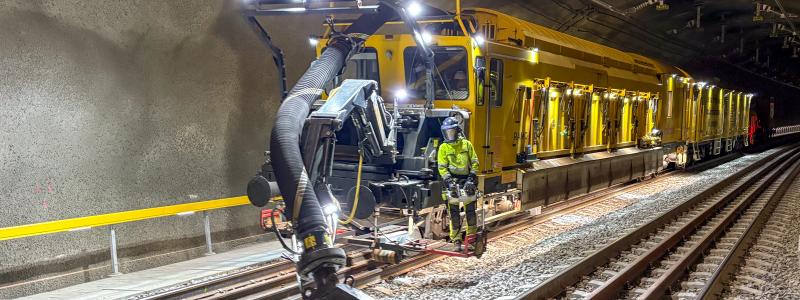 Varbergstunneln städas. Foto: RailCare