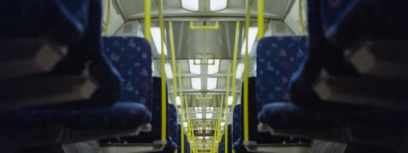 Interiör i tunnelbanevagn. Genrebild: carl nenzen loven /Unsplash