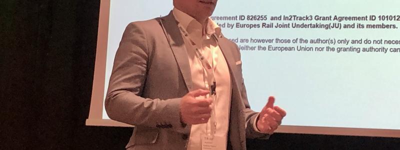 Matthias Asplund, vid Trafikverket, förläste vid järnvägsmässan Train & Rail. Hans föreläsning hade rubriken Innovationers betydelse för järnvägssystemet och underhållet. Foto Anders Carlsson
