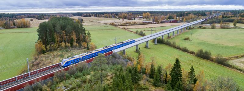 Norrbotniabanan är en cirka 270 kilometer strategisk ny kustjärnväg mellan Umeå och Luleå. Det är en av de största infrastrukturinvesteringarna i norra Sverige, och utbyggnaden sker etappvis. Foto: GRK