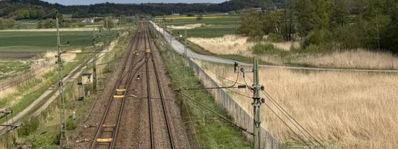 Projektet ska minska problemen för godståg när persontågstrafiken ökar och möjliggöra regionaltåg varje halvtimma från Göteborg via Västlänken till Varberg. Foto: Trafikverket