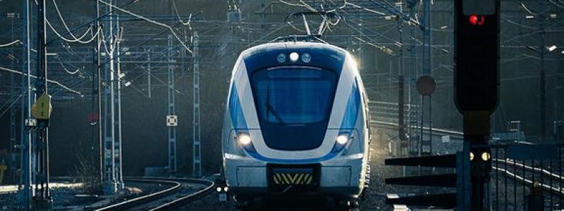 Transportstyrelsens årliga säkerhetsrapport redogör för nivån och utvecklingen av säkerheten på svensk järnväg. Foto: Adobe Stock