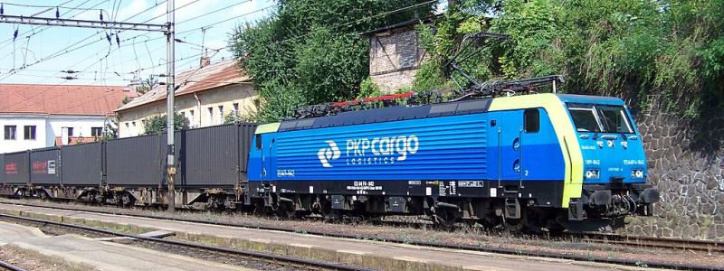 Ett polskt PKP-tåg anländer till Prag. Foto: Wikipedia Common, kredit:ŠJů (cs:ŠJů)