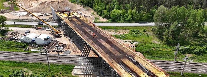 Projektet kommer också att integrera Baltikum i det utvidgade transeuropeiska transportnätverket, vilket innebär en övergång till en standardiserad järnvägsinfrastruktur i hela Europa. Egidijus Lazauskas, VD för LTG Group, betonade: 
– Rail Baltica kommer att bli ett viktigt steg mot en standardiserad järnvägsinfrastruktur i Europa. Foto: LTG